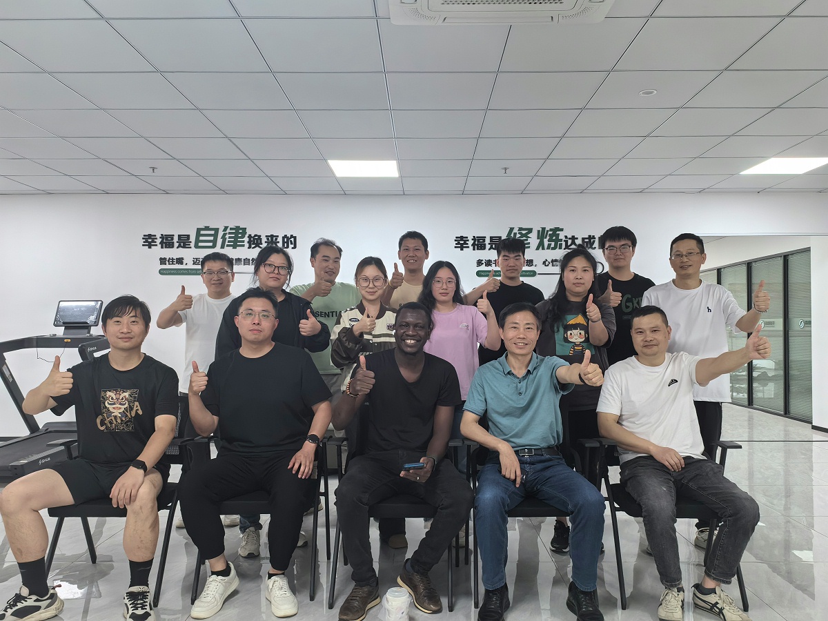 外國友商來訪江（jiāng）蘇青青草视频電（diàn）子（zǐ）有限公（gōng）司